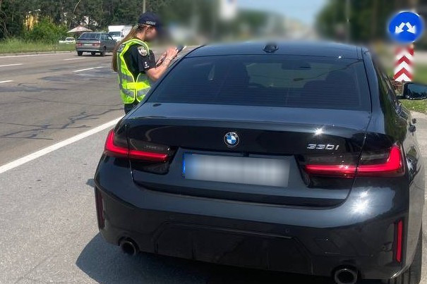В Киеве поймали водителя BMW, который мчался со скоростью 146 км/ч — оштрафовали на 1700 грн