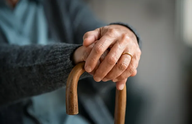 Пенсии в Украине — кто имеет право на досрочный выход за вредные условия труда