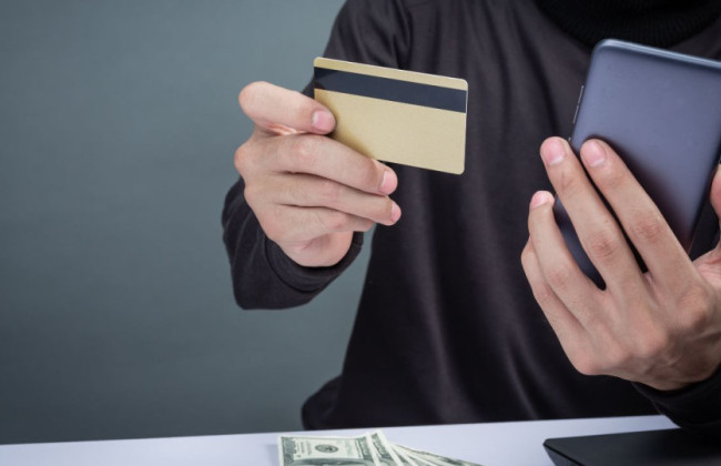 На Волыни будут судить заключенного, который из колонии выманивал деньги через фейковые объявления