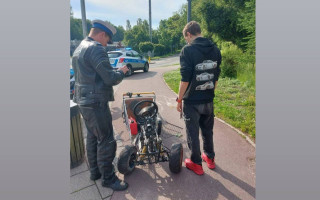 В Польше 19-летний парень собрал трицикл из тележки и влетел на штраф