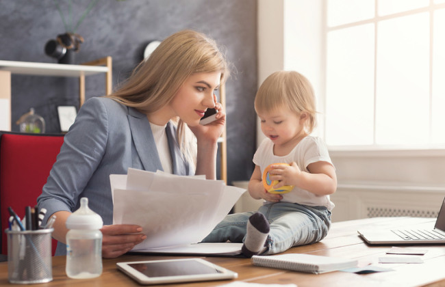 Украинцам объяснили, какие документы подтверждают период ухода за ребенком