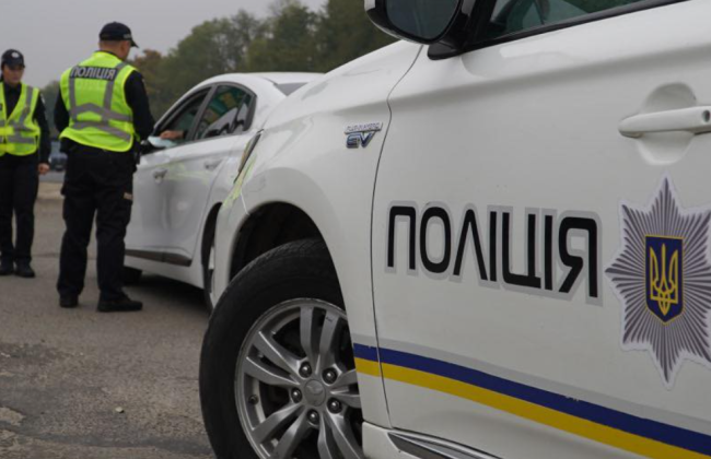 П’яний, без прав і в комендантську годину — водій на Тернопільщині хотів «домовитися» з поліцією за 4000 гривень