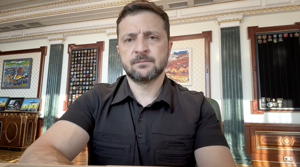 Обов'язково реагуємо на тривоги цими днями, — Зеленський