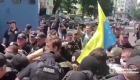 В Киеве военнослужащий ударил полицейского протезом по голове, видео