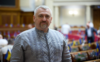 20% армии воюют на фронте, 40% занимаются обеспечением, а остальные – называют себя военными, – Федиенко