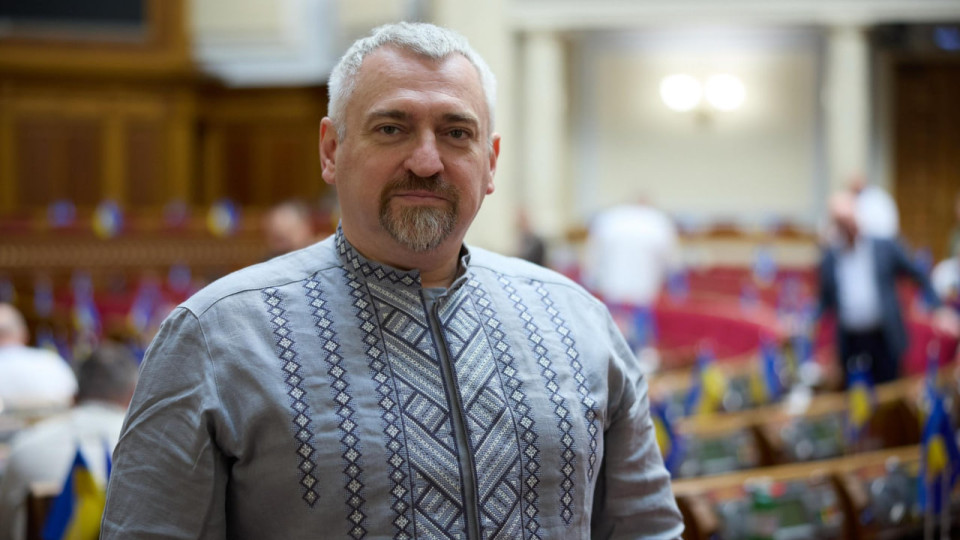 20% армии воюют на фронте, 40% занимаются обеспечением, а остальные – называют себя военными, – Федиенко