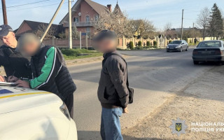 На Буковині викрили 66-річного чоловіка, який їздив на авто з підробленим свідоцтвом про реєстрацію