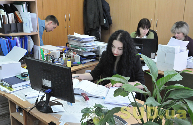 Верховний Суд розглянув зразкову справу про виплату надбавки за вислугу років працівнику апарату суду