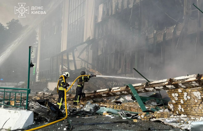 Российские удары громче попыток США и других в мире принудить РФ к миру, — Зеленский прокомментировал обстрел Киева, фото