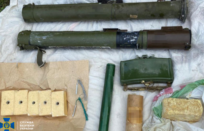 Пытались продавать трофейное оружие в Украине — правоохранители задержали шестерых дельцов