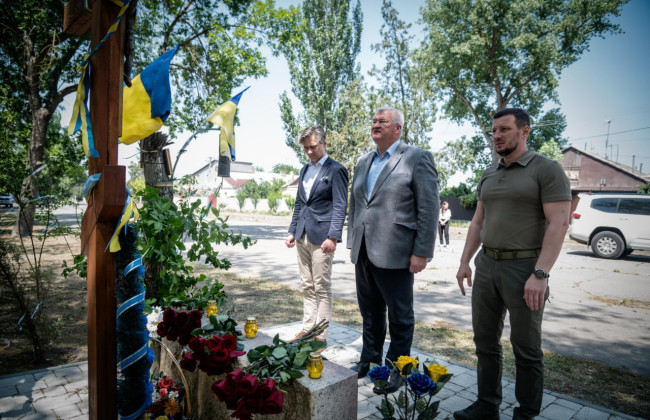 Очільники МЗС України та Литви відвідали прифронтовий Херсон