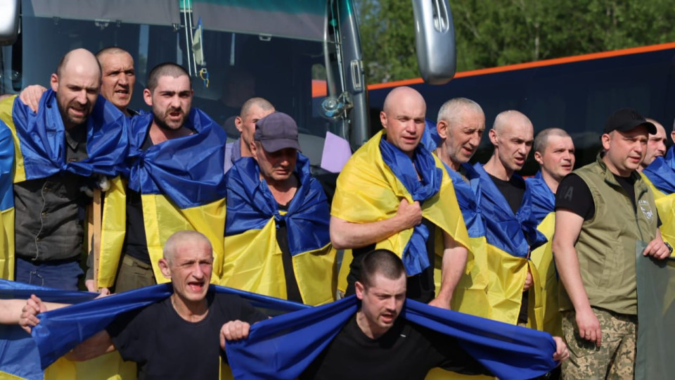 В Украину из российского плена вернулись тяжелораненые защитники, фото