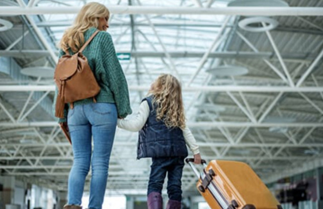 Поездки с детьми за границу — ГПСУ напомнила основные правила пересечения госграницы