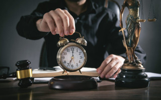Отсутствие добросовестности исключает возможность приобретения права собственности на квартиру по приобретательной давности – Верховный Суд