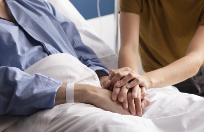 В Пенсионном фонде объяснили, как оформить больничные по уходу за больным членом семьи