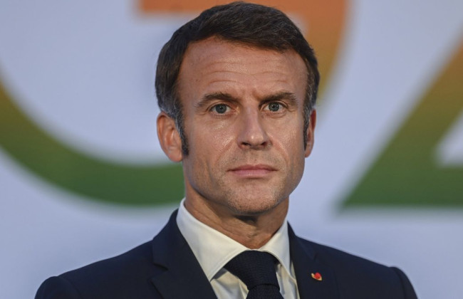 Макрон планує заборонити соцмережі для дітей до 15 років у Франції