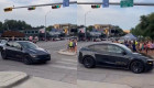 Tesla тестує на вулицях перше роботаксі — без водія за кермом, відео