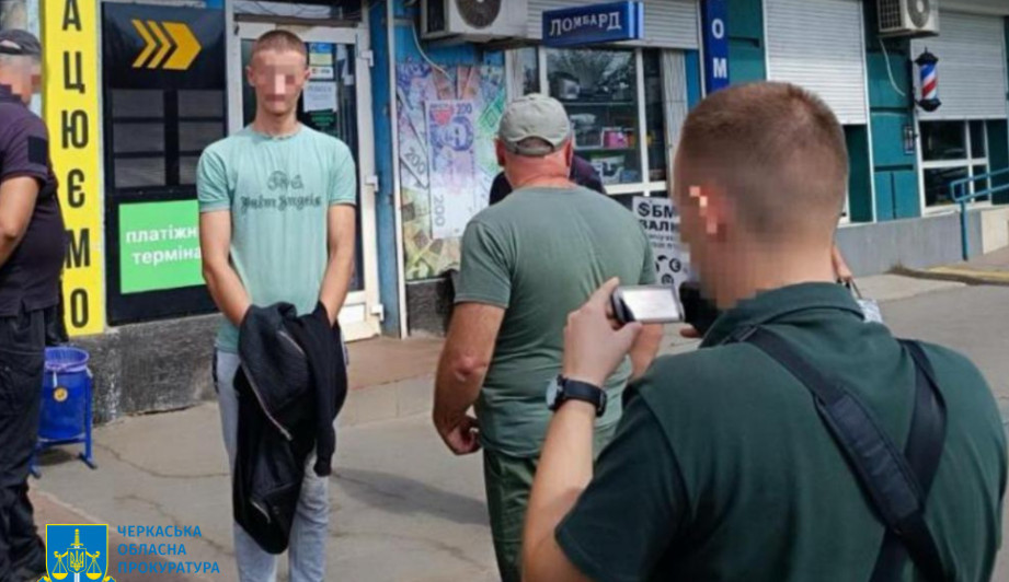 На Черкащині відправили за грати чоловіка, який підпалив авто військовослужбовця ЗСУ