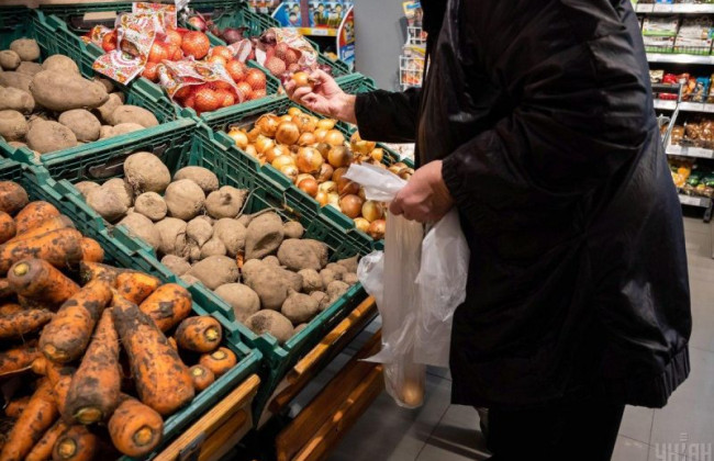Ціни кусаються: фрукти й м’ясо розігнали інфляцію до рекорду за два роки