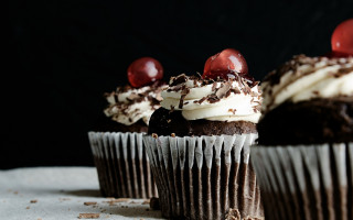 В Бразилии 17-летняя девушка скончалась после того, как съела пирожное от «тайного поклонника» — яд подложила подруга