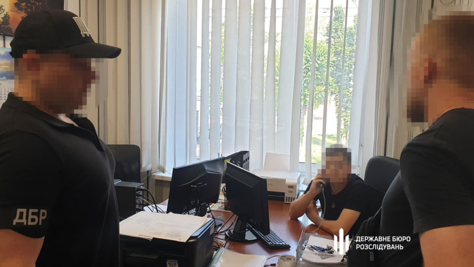 У Дніпрі викрили ще одного правоохоронця, який видаляв дані ухилянтів із бази: ціна «питання» — від 1 до 2 тисяч доларів