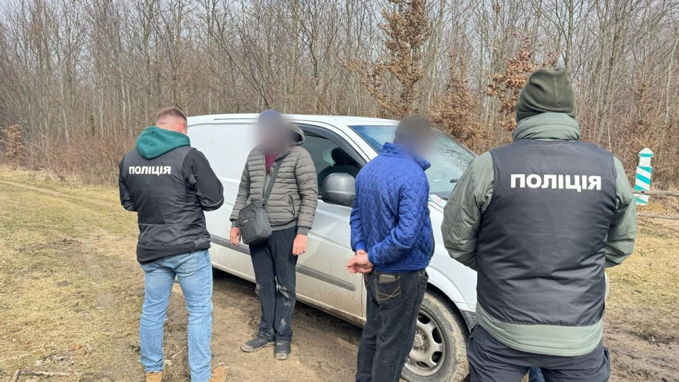 Ущерб окружающей среде 325 тысяч гривен: двое лесников в Хмельницкой области незаконно вырубали и продавали дубы