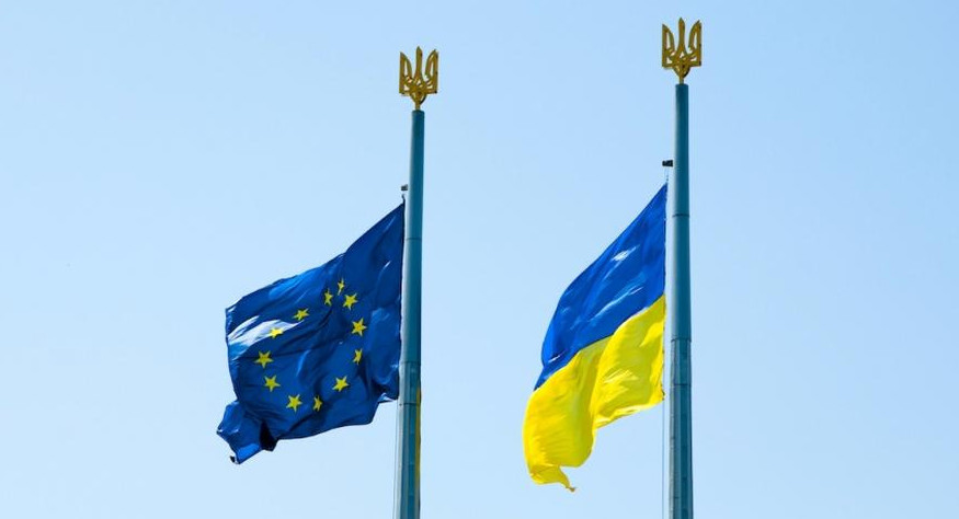Совет ЕС поддержал продление временной защиты для украинцев до марта 2027 года