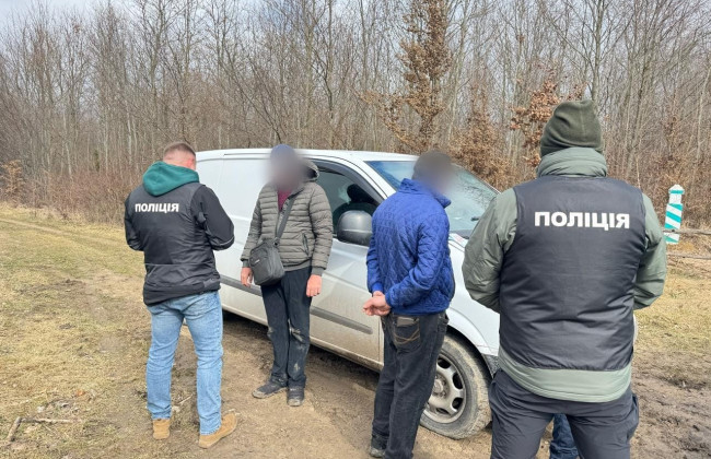 Ущерб окружающей среде 325 тысяч гривен: двое лесников в Хмельницкой области незаконно вырубали и продавали дубы