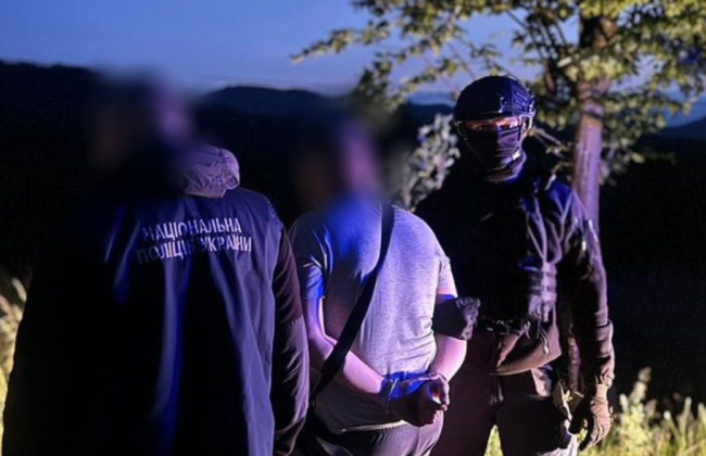 На Прикарпатье задержали мужчину, который за $8 тысяч переправлял уклонистов через границу