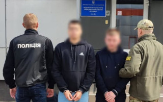 На Волыни разоблачили отца с сыном, которые зарабатывали на уклонистах
