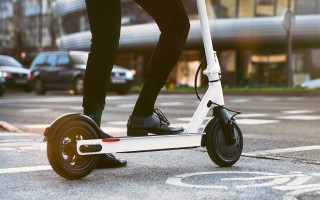 В Україні майже удвічі зросла кількість судових справ за порушення на електросамокатах