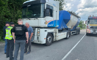 До Львова в легковику, далі у вантажівці – у Києві викрили нелегальний шлях до ЄС