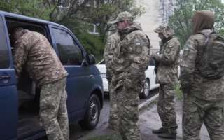 Мобилизированный упал на дорогу — как в Киевском ТЦК объяснили гибель мужчины