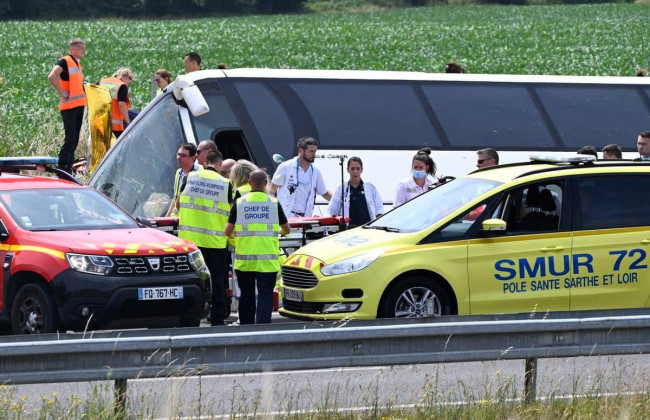 Смертельное ДТП украинского автобуса во Франции — что известно о состоянии украинских детей в больницах