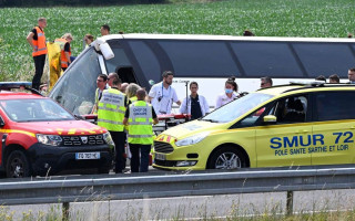 Смертельное ДТП украинского автобуса во Франции — что известно о состоянии украинских детей в больницах