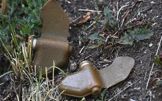 Поліцейські на Херсонщині наїхали на міну під час евакуації цивільних