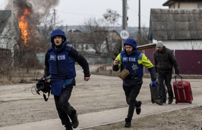 В Украине урегулировали страхование журналистов в зоне боевых действий — закон подписан