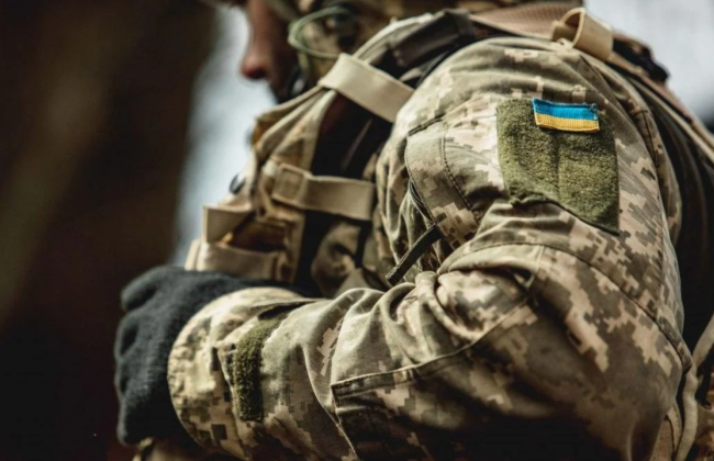 Во Львовской области мобилизованный выпрыгнул из грузовика по дороге на полигон — мужчина находится в коме