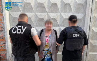 В Хмельницкой области задержали 59-летнюю женщину, которая корректировала удары и изготовляла взрывчатку