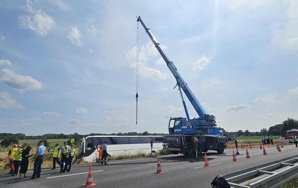 Смертельное ДТП автобуса с украинцами во Франции: водителю инкриминируют непреднамеренное убийство
