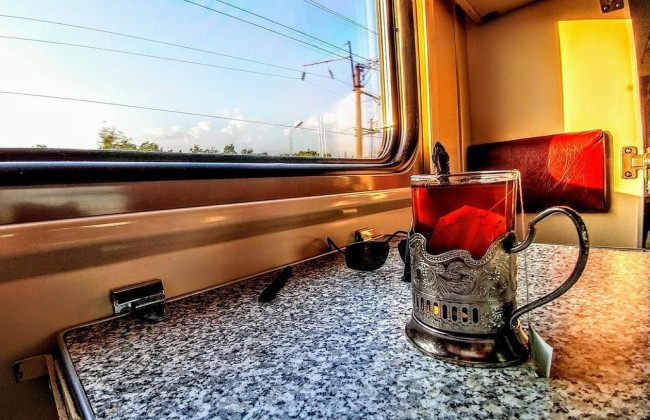 Укрзалізниця оновила тарифи на чай і каву в поїздах