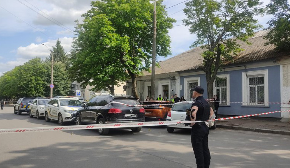 У Житомирі чоловік застрелив колишню дружину і наклав на себе руки