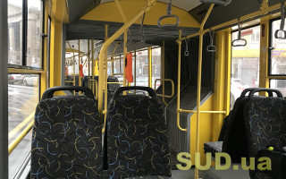 Київ змінив рух громадського транспорту через розбиті дороги в результаті обстрілу