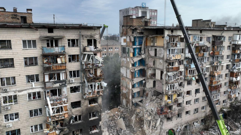 Балістична ракета зруйнувала багатоповерхівку в Солом’янському районі Києва до самого підвалу, — Ігор Клименко