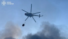 У Києві над ліквідацією наслідків російських атак працюють гелікоптери