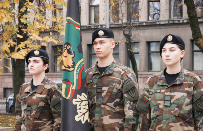 Из школьной парты — в полевой лагерь: Литва вводит оборонную подготовку с 5 класса