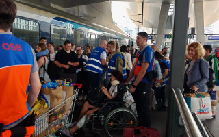В Украину вернулась первая группа подростков, пострадавших в ДТП во Франции