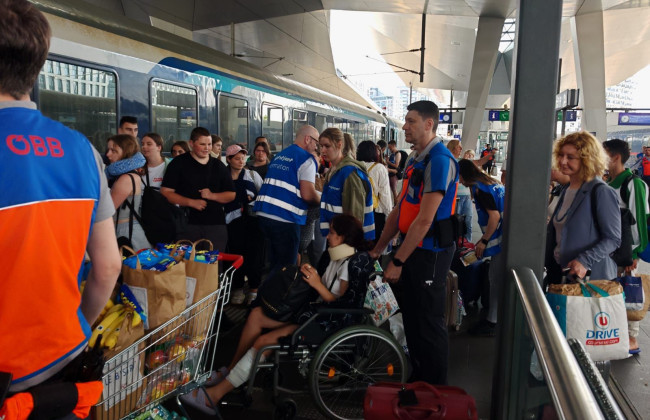 В Украину вернулась первая группа подростков, пострадавших в ДТП во Франции