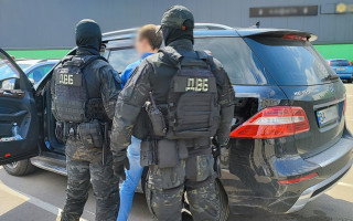 В Киевской области задержали дельца, который обещал уклонистам снятие с розыска ТЦК и работу с «бронью»