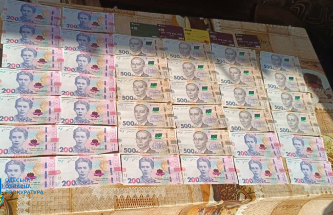 В Одесской области разоблачили парня, который выдавал себя за сотрудника банка и обманывал военных